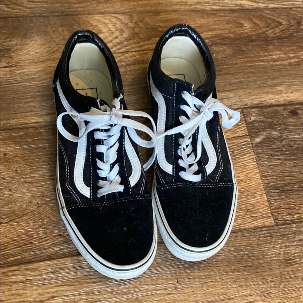 Vans Black & White Old Skool Sneakers Women’s Size 10 / Men’s Size 8.5